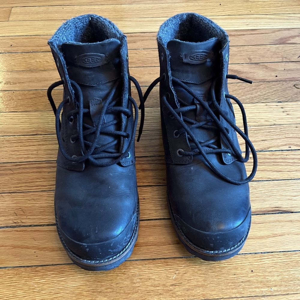 Men’s Keen winter boots - US size 11